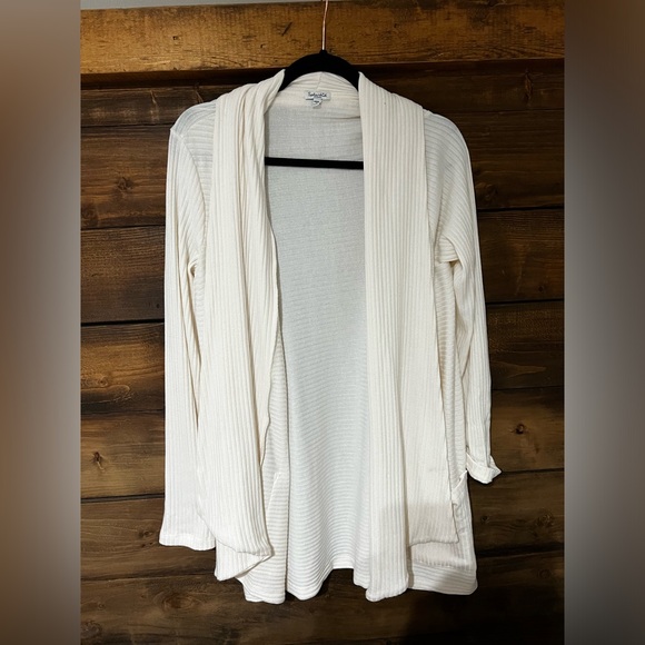 Splendid // Cream Cardigan // Size: M - Picture 1 of 3